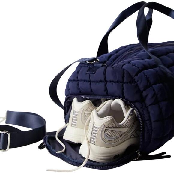 FREE PEOPLE MOVEMENT NAVY BABY QUILTED DUFFLE NWT - Picture 5 of 5